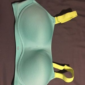 Victoria secret sports bra. 32C.